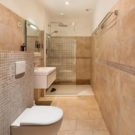 Ξενοδοχείο Holzer Ii 3*