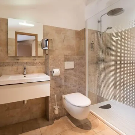 Otel Holzer Ii