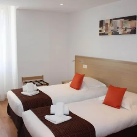 Holzer Ii Otel