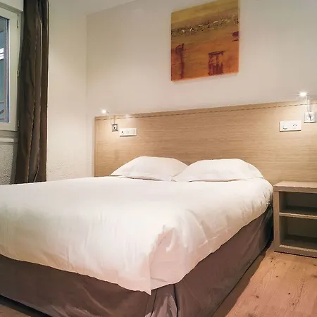 Holzer Ii Otel